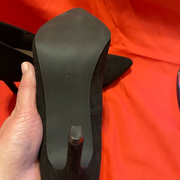 Shein, size 8, black, suede like, pointed toe heel - Picture 4 of 4